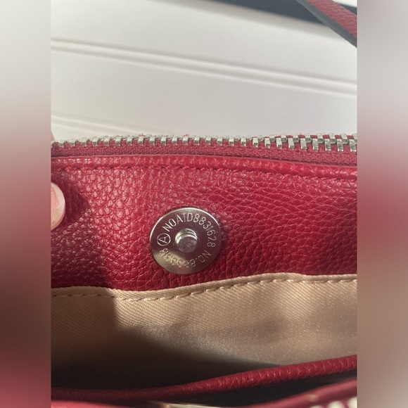 Dana Buchman Red Faux Leather Crossbody Bag with Adjustable Straps EUC - Picture 4 of 12